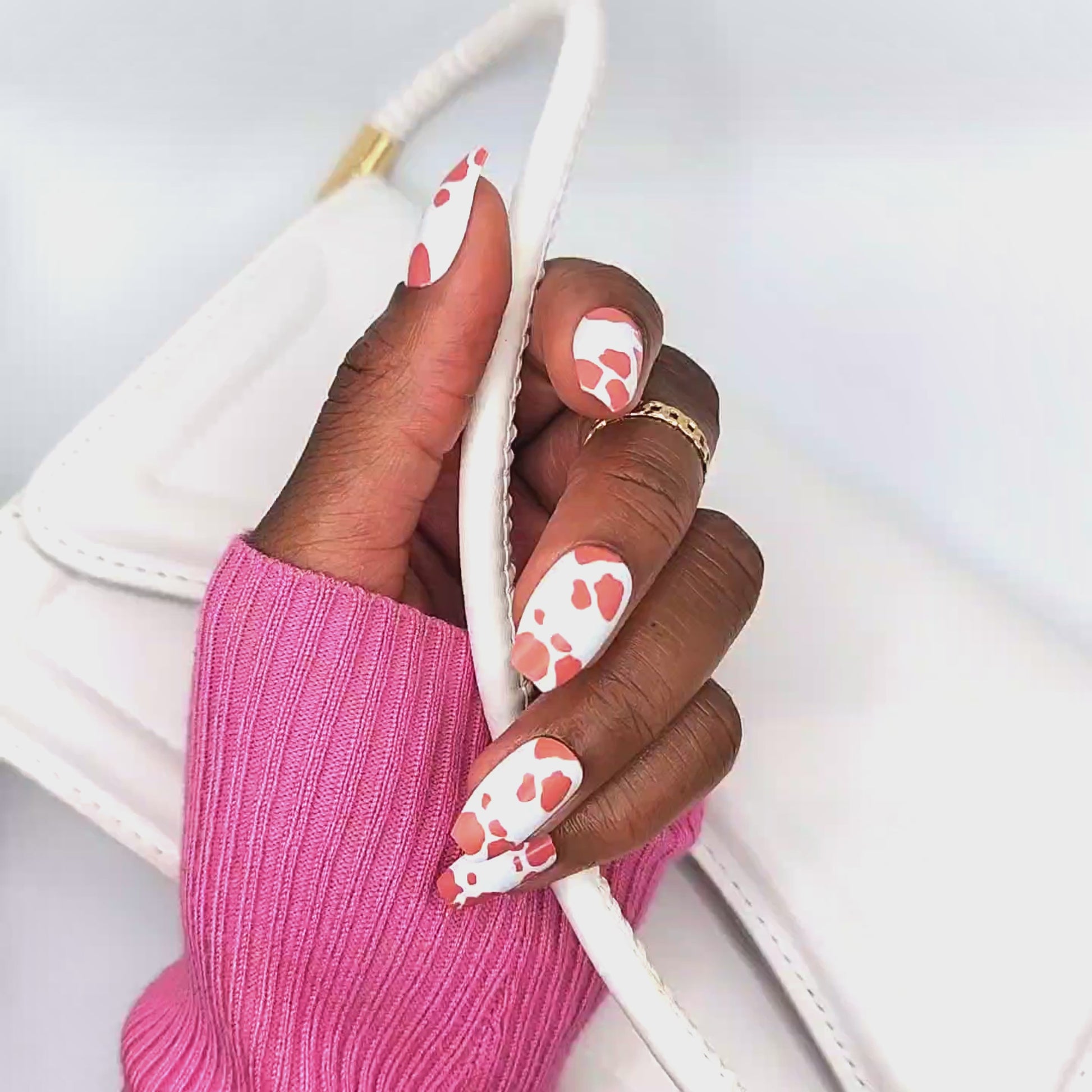 Preppy Nails That Shine with Grace